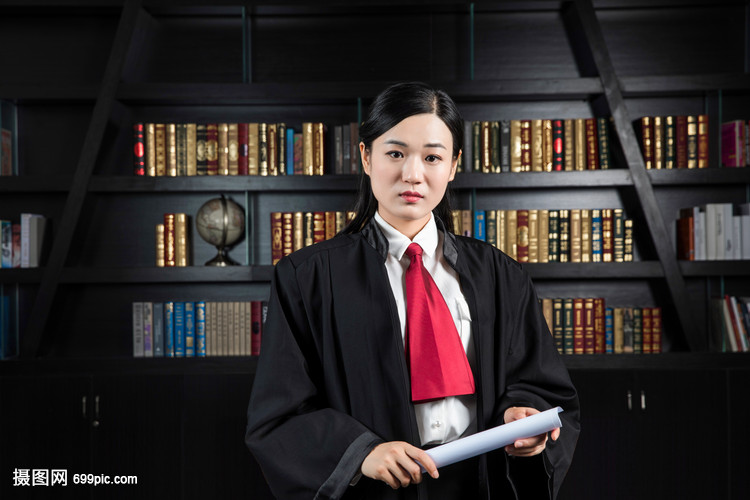 女律師
